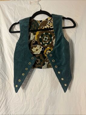Dark green Corduroy Vest with interchangeable Floral pattern